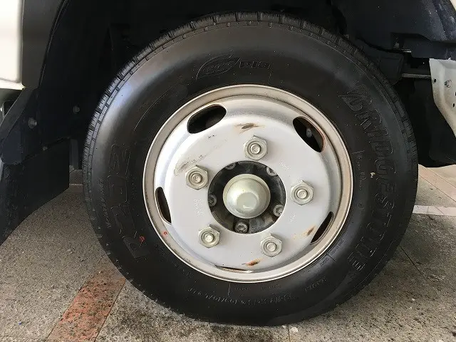 いすゞ エルフ 2RG-NJR88A(2WD)の写真34