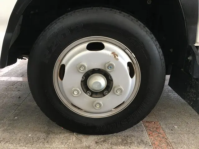 いすゞ エルフ 2RG-NJR88A(2WD)の写真35