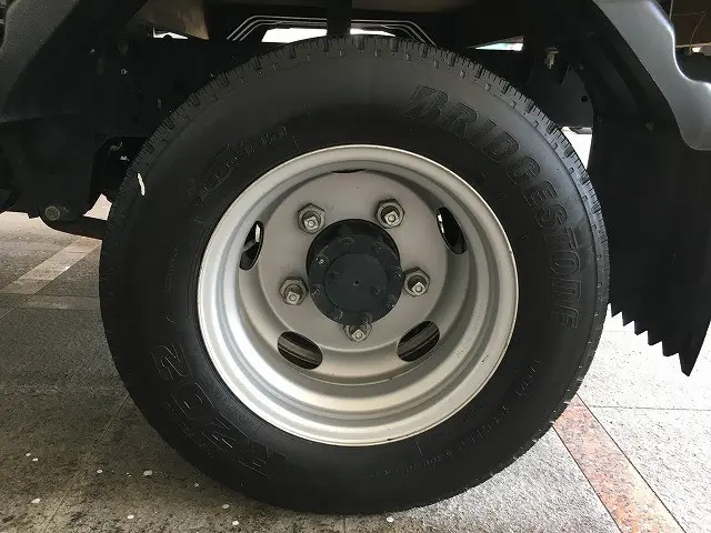 いすゞ エルフ 2RG-NJR88A(2WD)の写真36