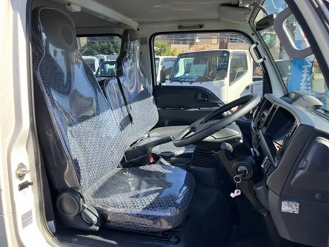 いすゞ エルフ 2RG-NJR88A(2WD)の写真41