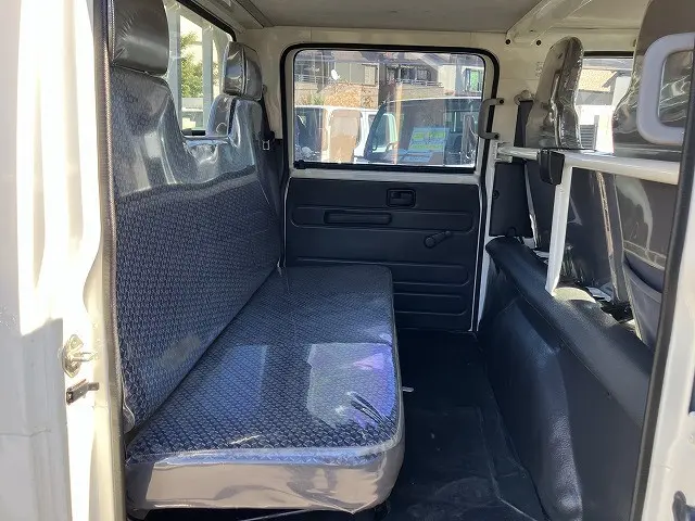 いすゞ エルフ 2RG-NJR88A(2WD)の写真43