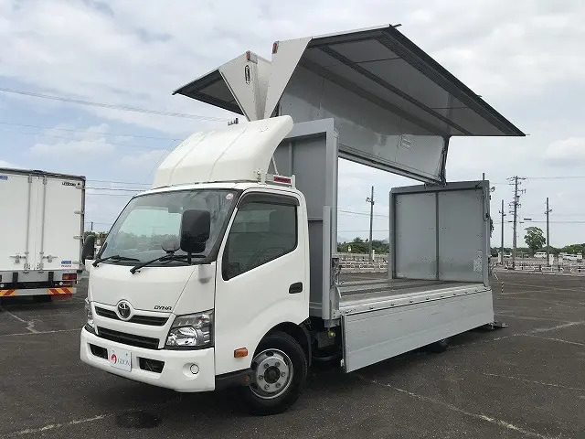 トヨタ ダイナ TDG-XZU722(2WD)の写真1