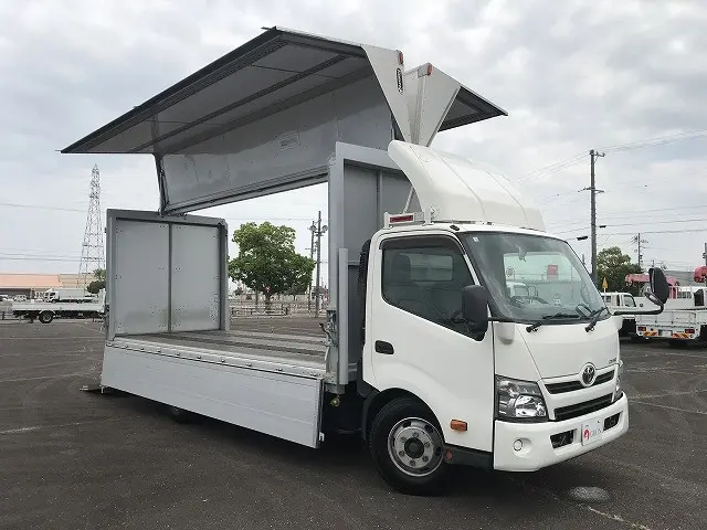 トヨタ ダイナ TDG-XZU722(2WD)の写真3