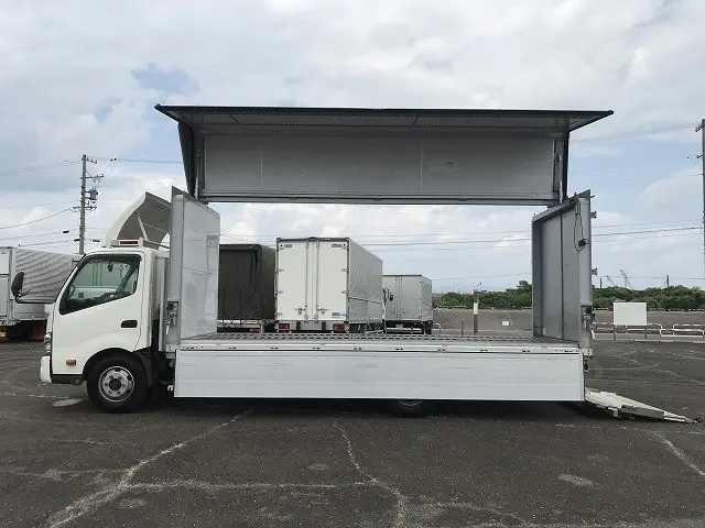 トヨタ ダイナ TDG-XZU722(2WD)の写真4