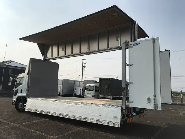 いすゞ フォワード 2RG-FRR90S2(2WD)の写真4