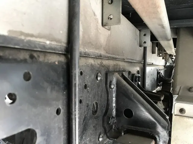 いすゞ フォワード 2RG-FRR90S2(2WD)の写真24