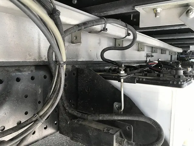 いすゞ フォワード 2RG-FRR90S2(2WD)の写真25
