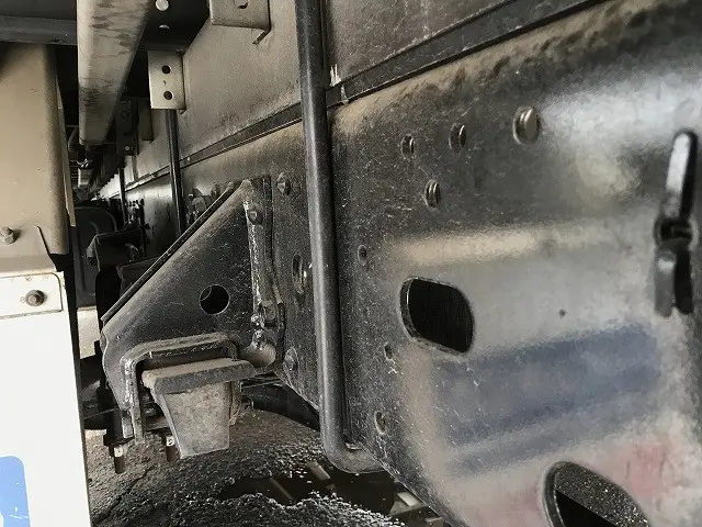 いすゞ フォワード 2RG-FRR90S2(2WD)の写真26