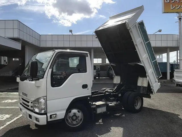 いすゞ エルフ 2RG-NKR88AD(2WD)の写真1
