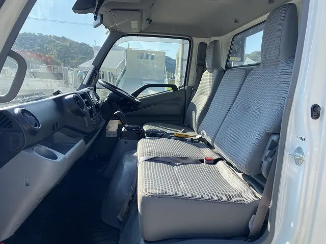 日野 デュトロ TPG-XZU722M(2WD)の写真31