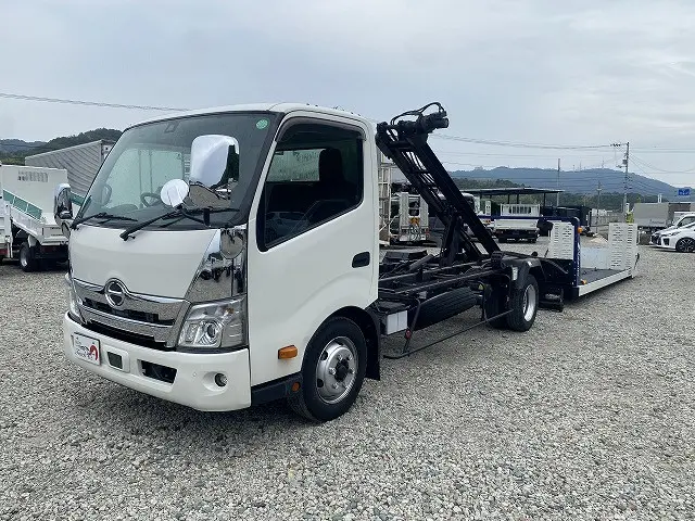 日野 デュトロ 2RG-XZU722M(2WD)の写真1