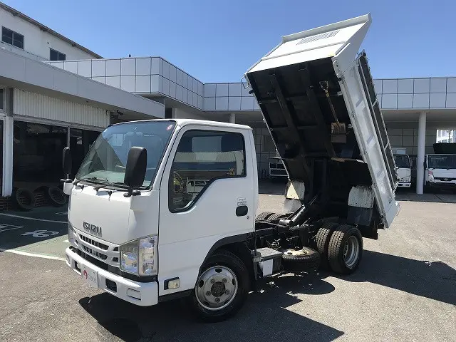 いすゞ エルフ TPG-NKS85AN(4WD)の写真1