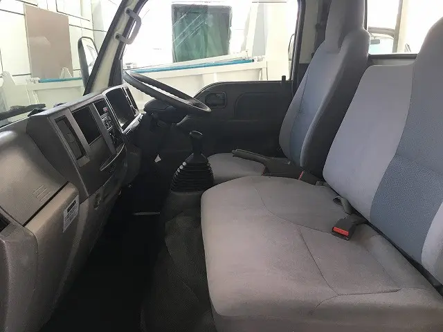 いすゞ エルフ TPG-NJS85A(4WD)の写真40