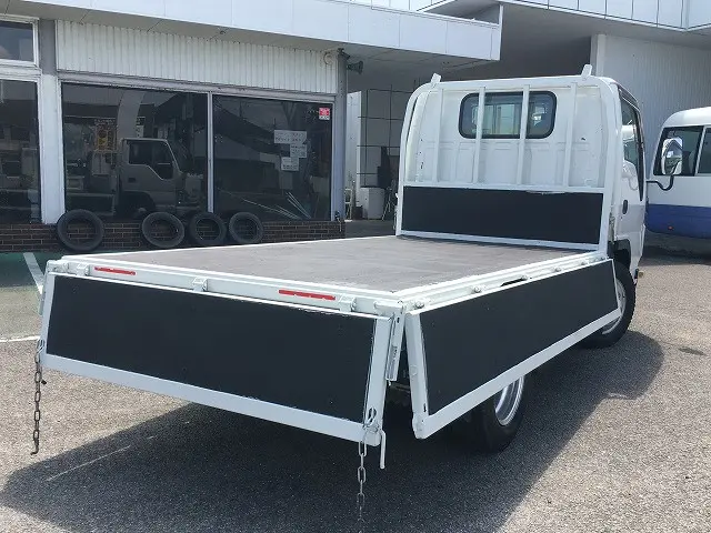 いすゞ エルフ TPG-NJS85A(4WD)の写真15