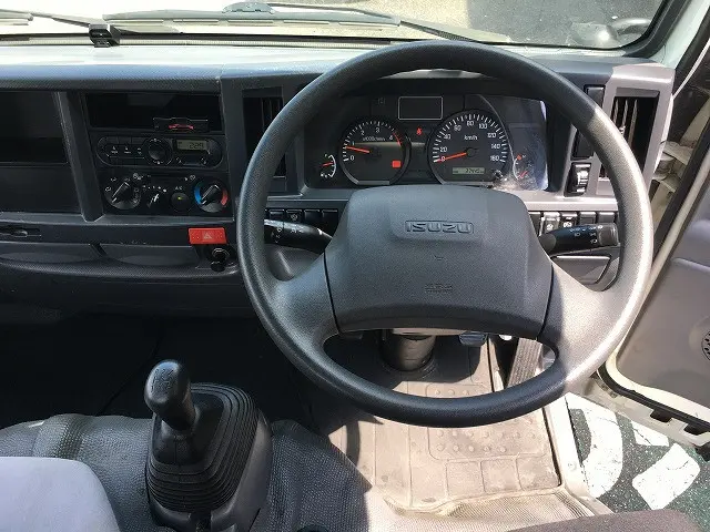 いすゞ エルフ TPG-NJS85A(4WD)の写真34