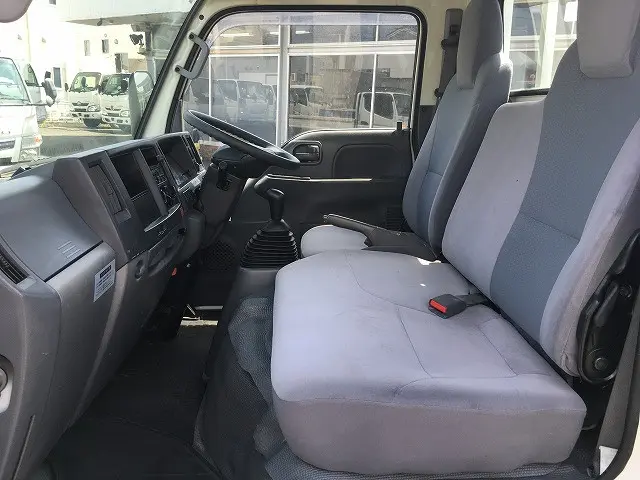 いすゞ エルフ TPG-NJS85A(4WD)の写真40