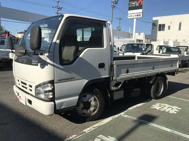 いすゞ エルフ PB-NKR81A(2WD)の写真1