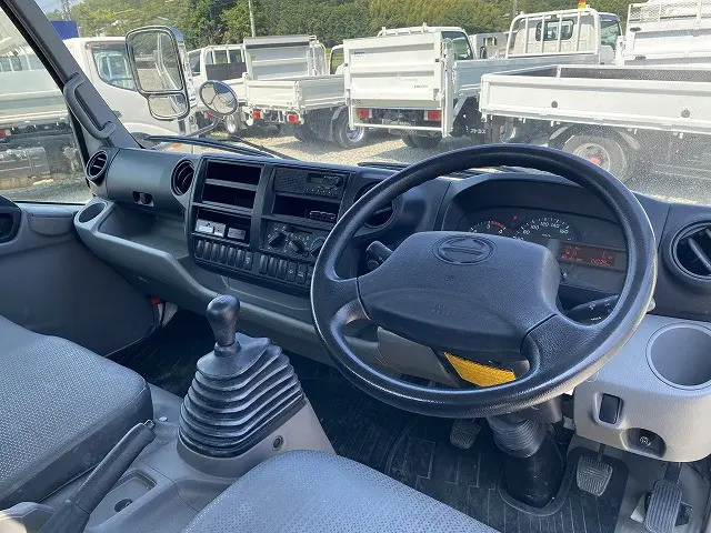日野 デュトロ SKG-XZU710M(2WD)の写真31