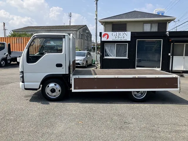 いすゞ エルフ PB-NKR81A(2WD)の写真11