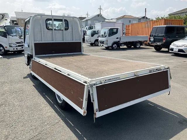 いすゞ エルフ PB-NKR81A(2WD)の写真13