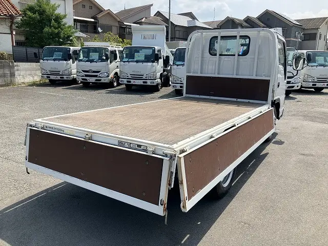 いすゞ エルフ PB-NKR81A(2WD)の写真15