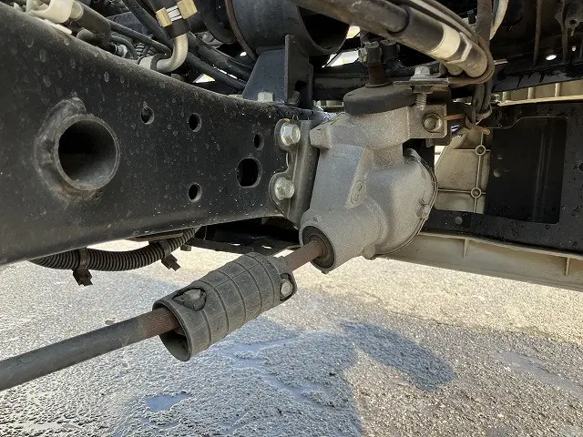 いすゞ エルフ PB-NKR81A(2WD)の写真16