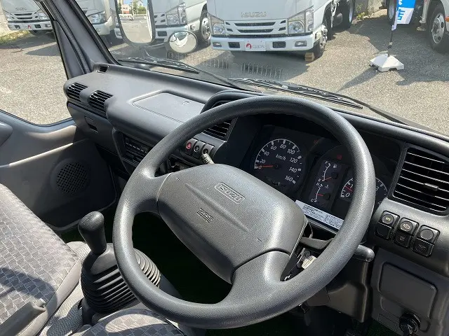 いすゞ エルフ PB-NKR81A(2WD)の写真28