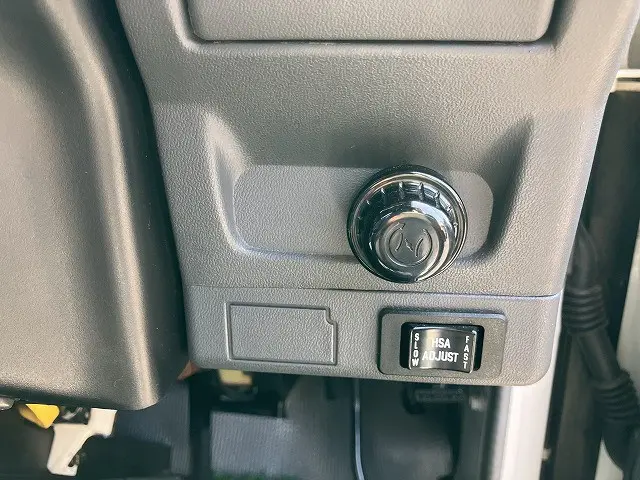 いすゞ エルフ PB-NKR81A(2WD)の写真30