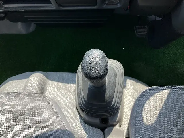 いすゞ エルフ PB-NKR81A(2WD)の写真35