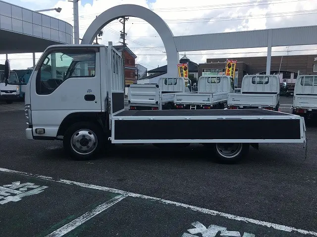 いすゞ エルフ TKG-NJS85A(2WD)の写真11
