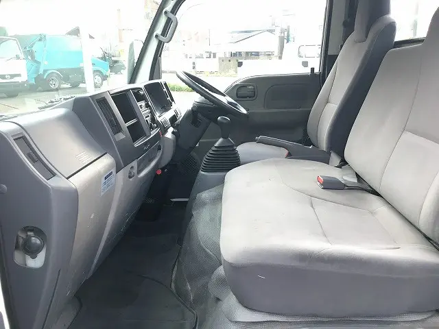 いすゞ エルフ TKG-NJS85A(2WD)の写真40