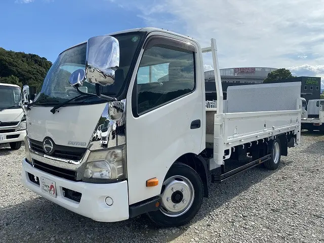 日野 デュトロ SKG-XZU710M(2WD)の写真1