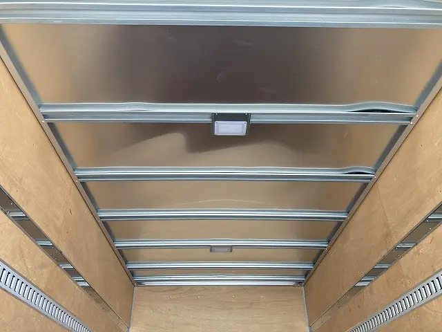 いすゞ エルフ 2RG-NPR88AN(2WD)の写真10