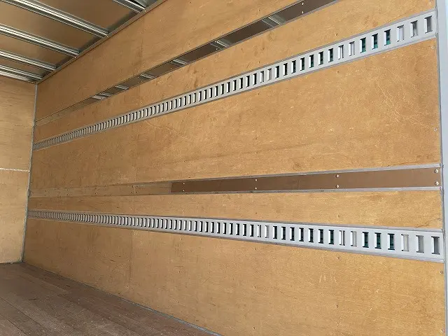 いすゞ エルフ 2RG-NPR88AN(2WD)の写真12