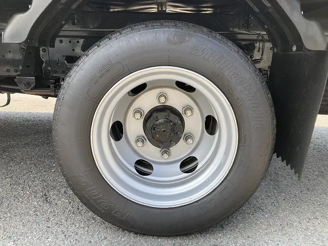 いすゞ エルフ 2RG-NPR88AN(2WD)の写真24