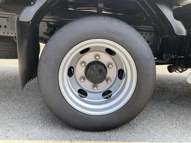 いすゞ エルフ 2RG-NPR88AN(2WD)の写真26