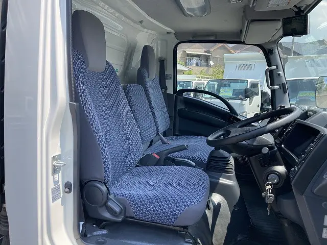 いすゞ エルフ 2RG-NPR88AN(2WD)の写真29