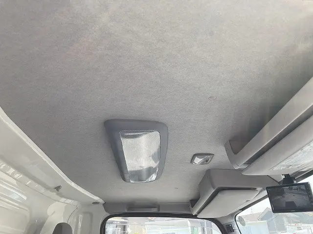 いすゞ エルフ 2RG-NPR88AN(2WD)の写真31