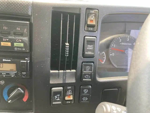 いすゞ エルフ 2RG-NPR88AN(2WD)の写真35