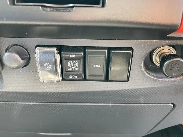 いすゞ エルフ 2RG-NPR88AN(2WD)の写真36