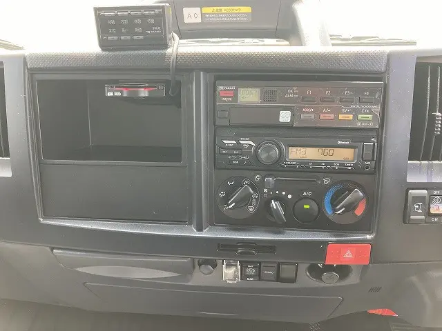 いすゞ エルフ 2RG-NPR88AN(2WD)の写真37