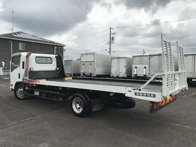 いすゞ エルフ TRG-NPR85AN(2WD)の写真6