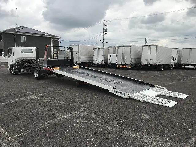 いすゞ エルフ TRG-NPR85AN(2WD)の写真13