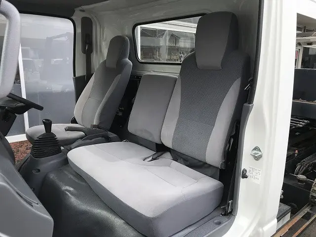 いすゞ エルフ TRG-NPR85AN(2WD)の写真39