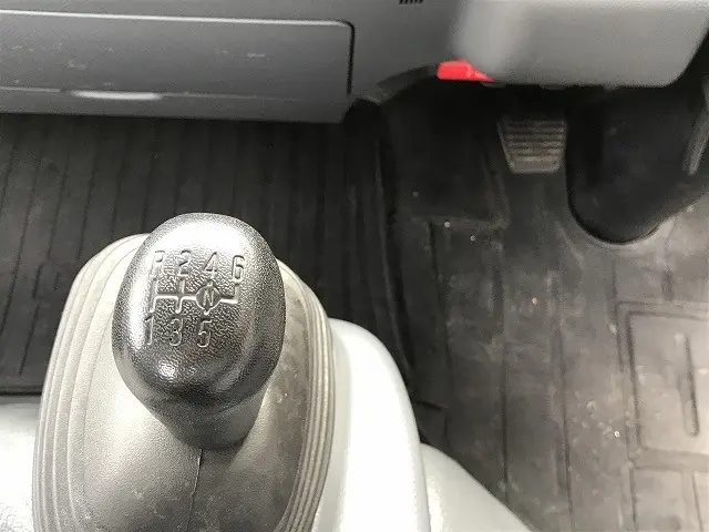 いすゞ エルフ TRG-NPR85AN(2WD)の写真48