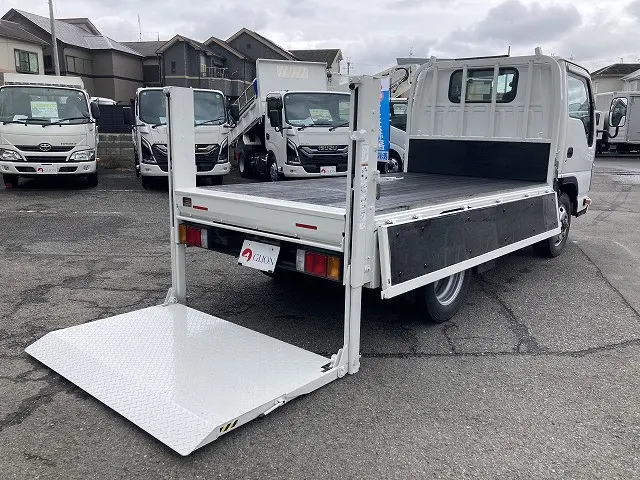 いすゞ エルフ TKG-NKS85A(4WD)の写真15