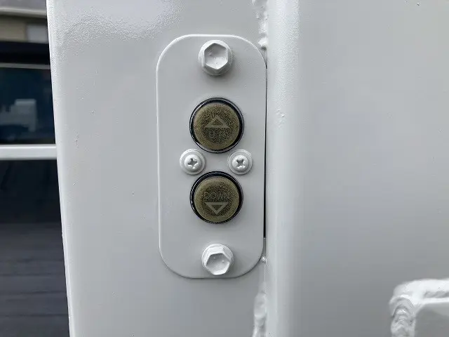 いすゞ エルフ TKG-NKS85A(4WD)の写真17