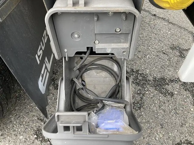 いすゞ エルフ TKG-NKS85A(4WD)の写真20