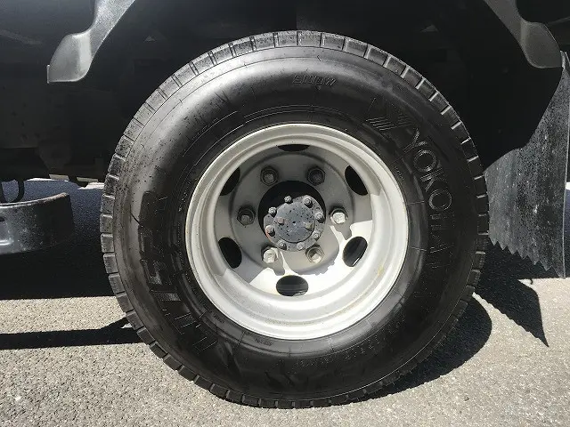 いすゞ エルフ 2RG-NPR88YN(2WD)の写真31