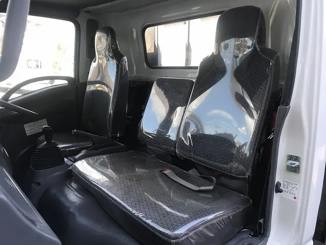 いすゞ エルフ 2RG-NPR88YN(2WD)の写真39